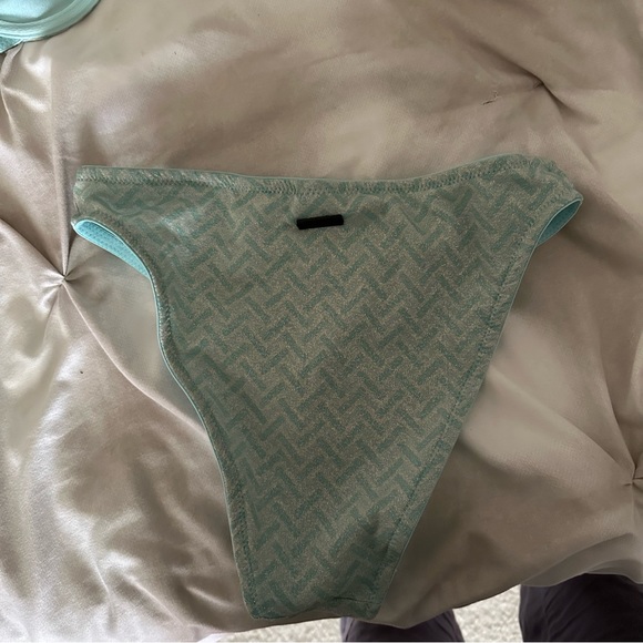 Triangl Rhian swimsuit - Picture 7 of 9